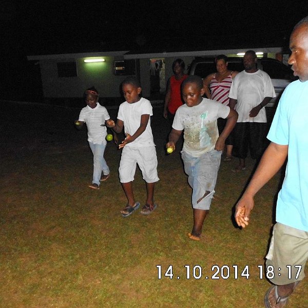 Children's lime on spoon race