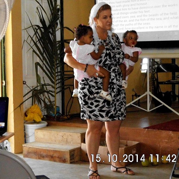 Mrs. Carla Francis and her twin daughters all the way from Australia