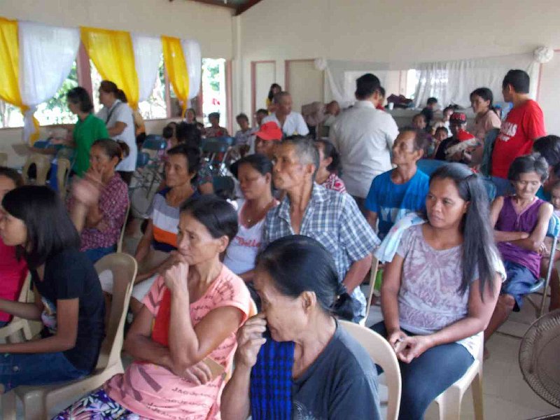 Recipients of free reading glasses