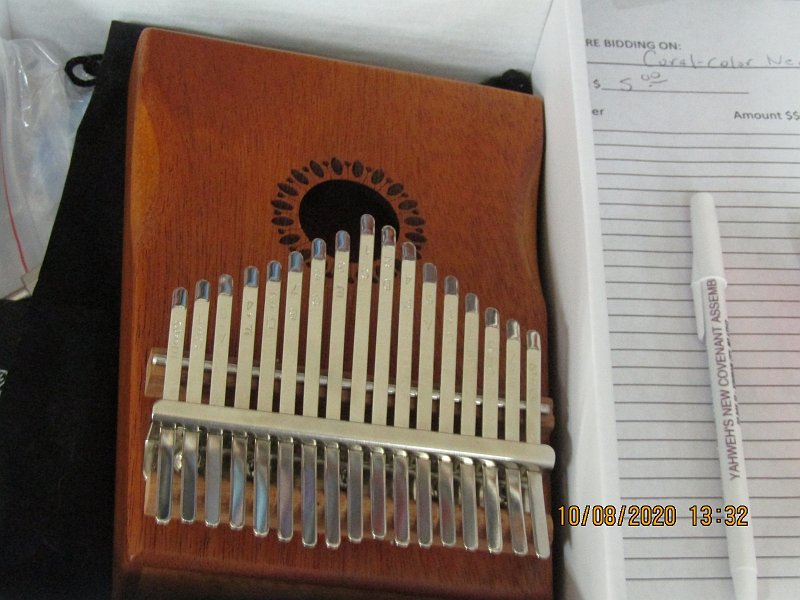 Auction Music Instrument 1600x1200